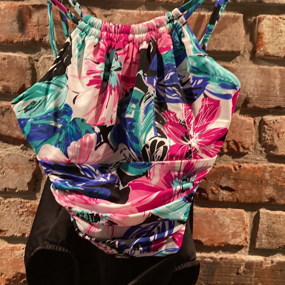 Magicsuit by Miraclesuit Bathing suit. 10 - Picture 2 of 8